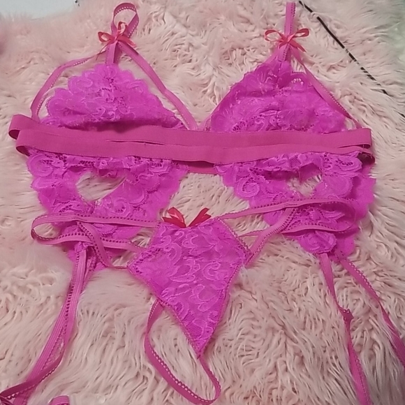 Pink strappy bra garter lingerie - Picture 4 of 10